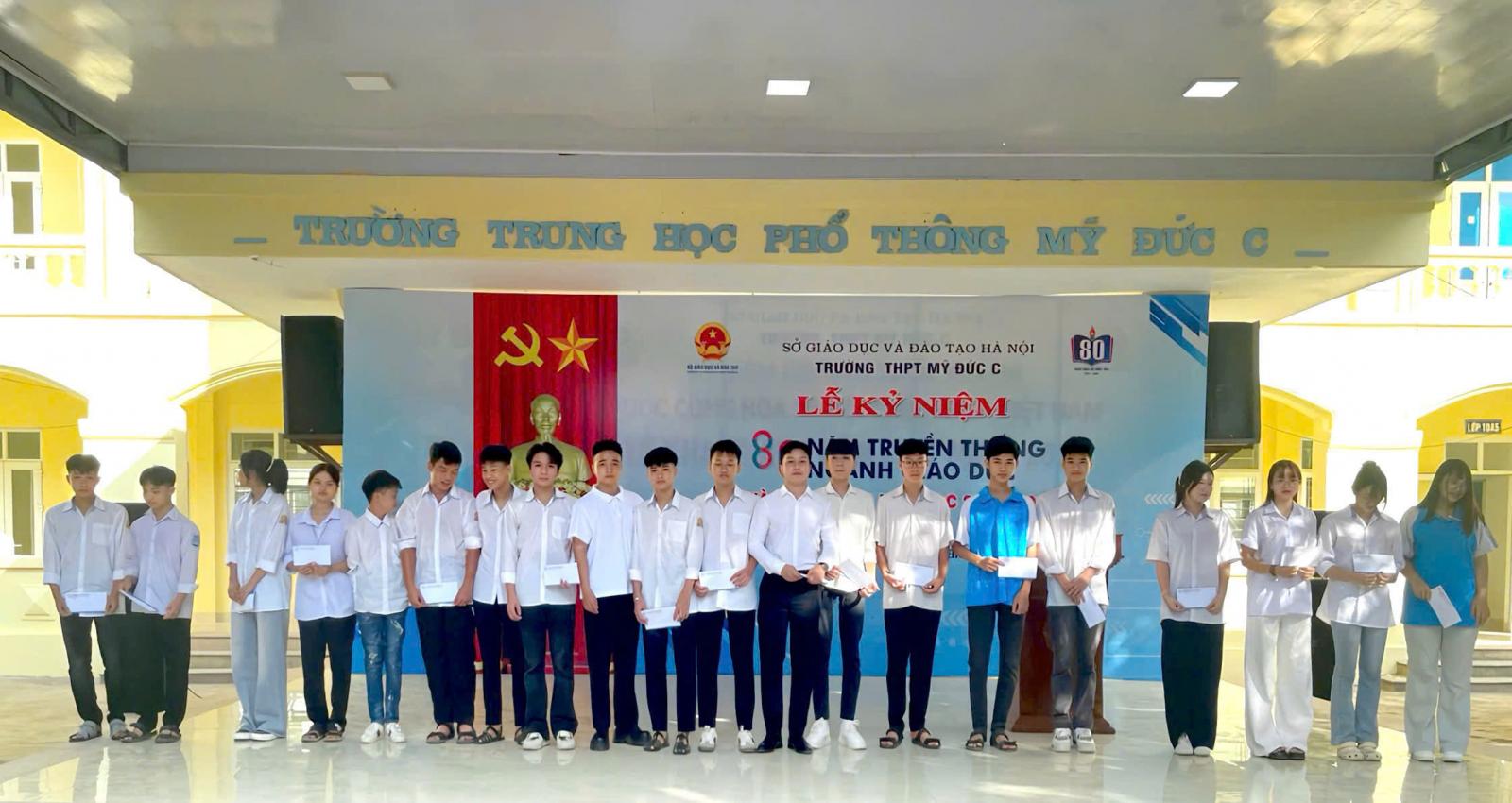 20 suất quà